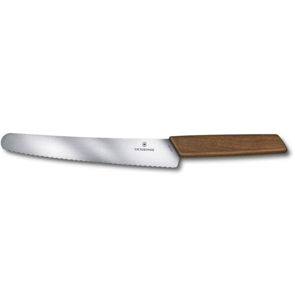 victorinox swiss modern broedkniv med skaefte i valnoeddetrae 22cm 6 9070 22wg 26279 1